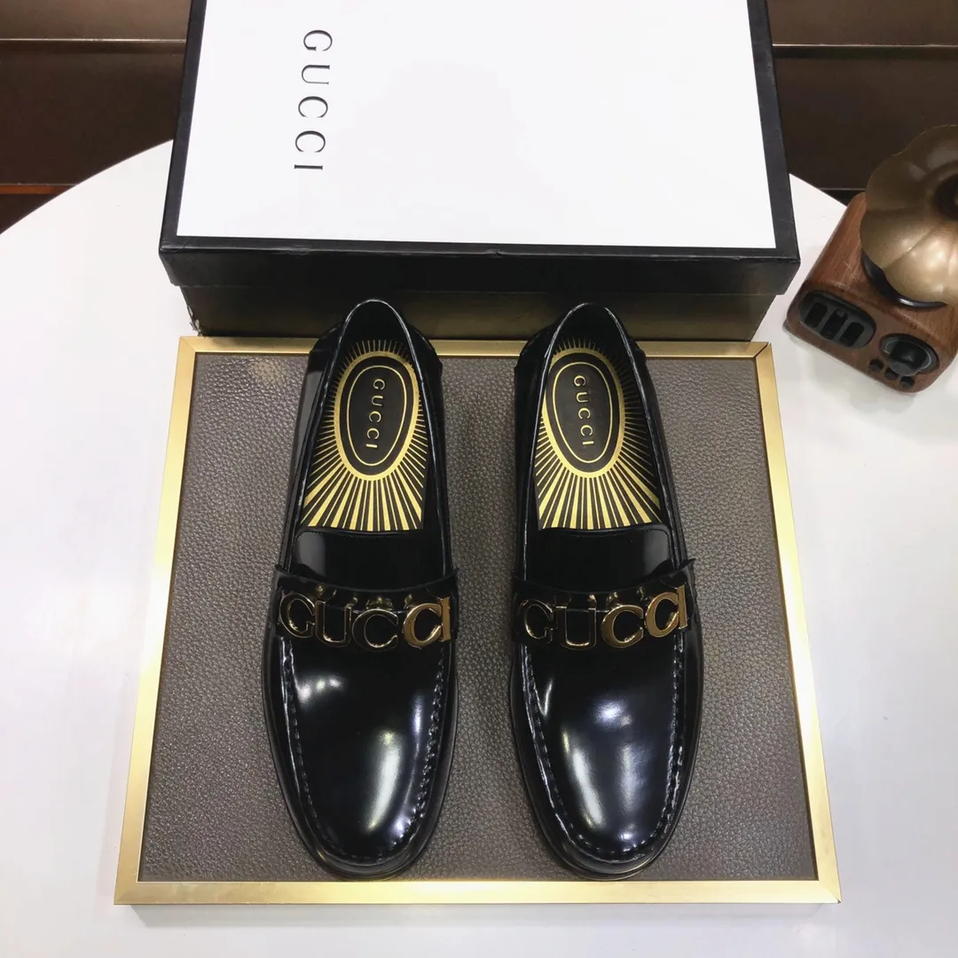 Factory batch 580💰Italy’s top luxury men’s shoe giant (GUCCI) (Gucci) (full cowhide lining) new arrival🍃Original European style🔰 Pleasant to the eye😍In order to make the shoes more durable and non-deformable🌀The production continues to follow traditional methods but there is still no lack of innovation💪Select original cowhide for the leather♻️Smooth, natural and extra bright⭐Made of imported cowhide The rich man’s first choice 38-45 (45 customized)